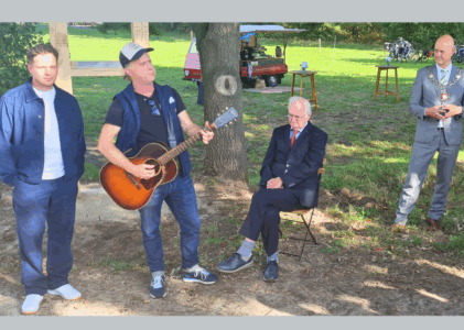 Onthulling monument Gebroeders Hoeks